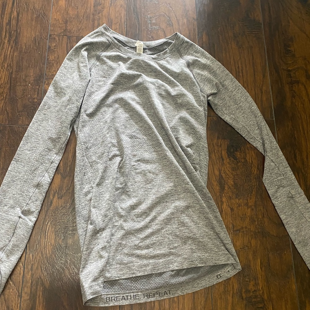 Lululemon long sleeve swiftly tech